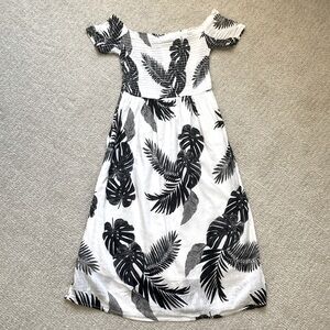 Black/White Tropical XS Maxi Dress from Old Navy.